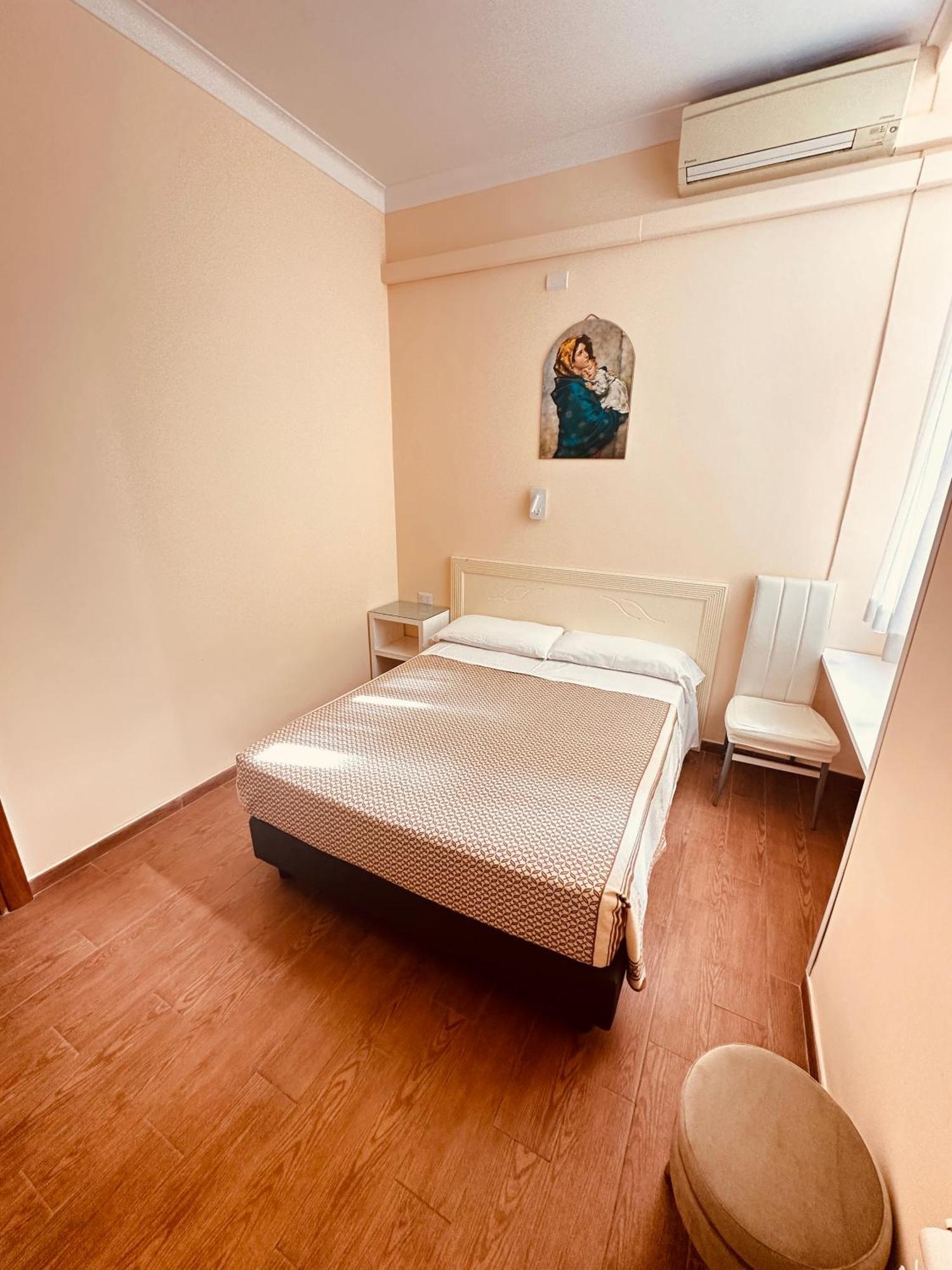 Hotel Giugiu — Photos 1
